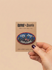 Iron-on dog patch "City dog explorer"