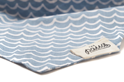 Foulard noeud pour chien - Motifs vagues aux couleurs bleues et blanches