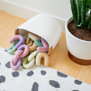 Un tas de jouets en laine pour chien - Forme de chaine | Muzon