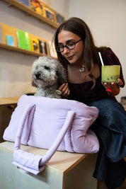 Ouverture frontale du sac de voyage lilas pour chien