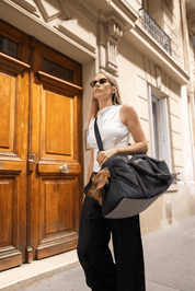 Ouverture frontale du sac de voyage noir pour chien